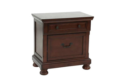 The Hennessy California King 5-Piece Bedroom Set